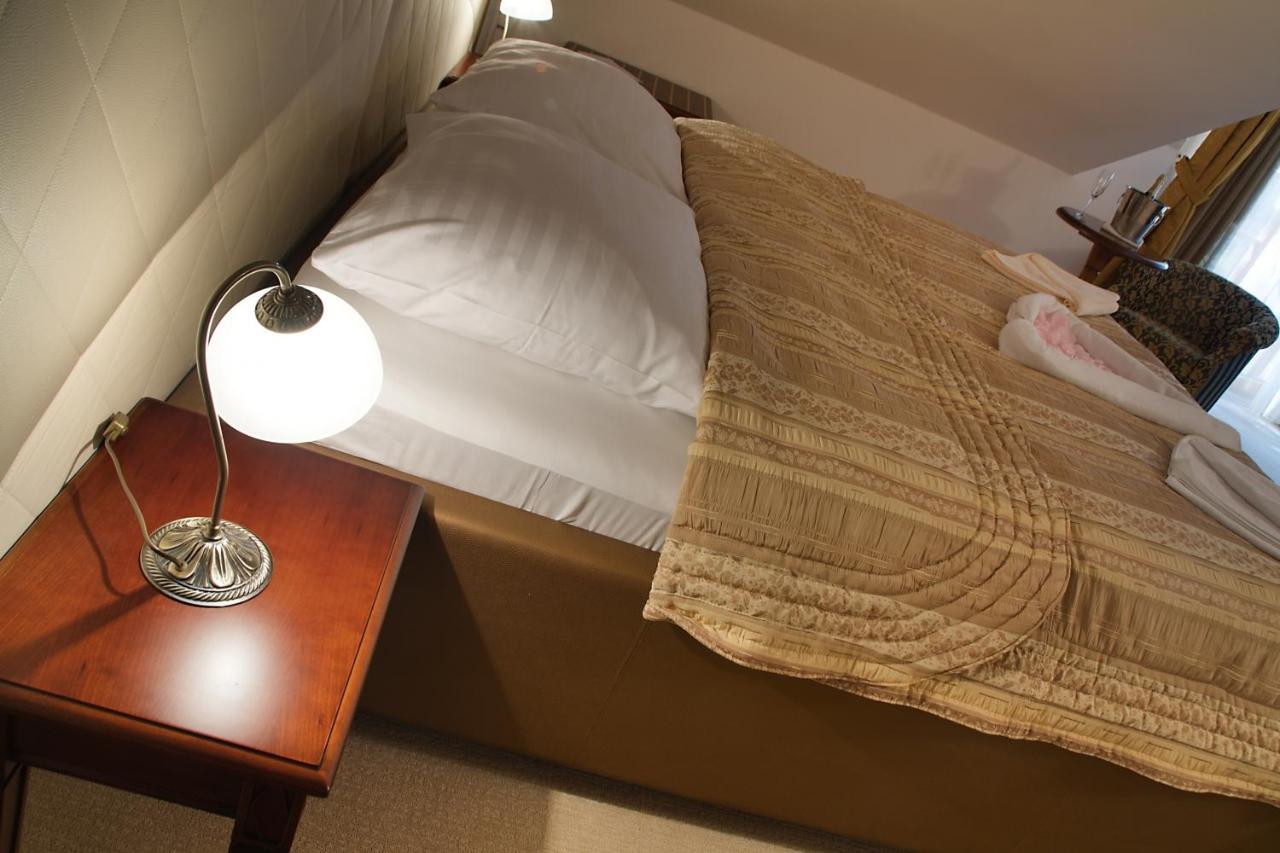 Hotel Gold Chotoviny Bilik gambar